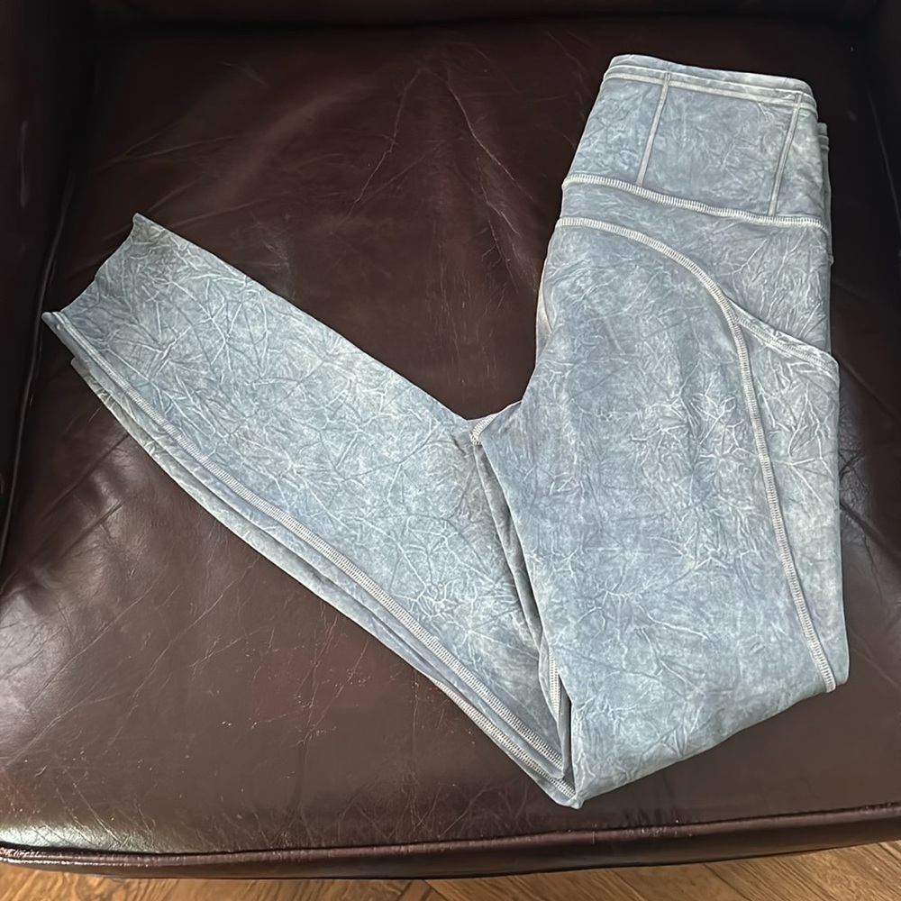 Lululemon mid rise leggings.